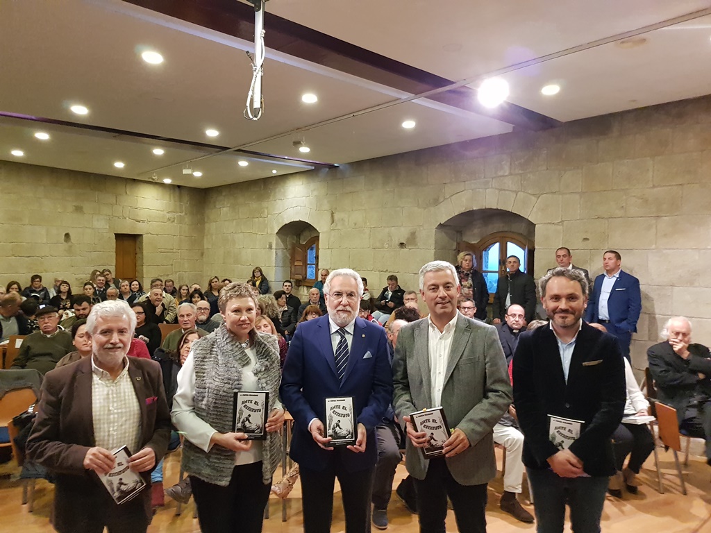 Foto da noticia:O presidente do Parlamento presenta en Castro Caldelas o libro “Portela Valladares: Ante el Estatuto”